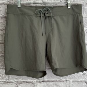 Carve Designs Noosa shorts size 4